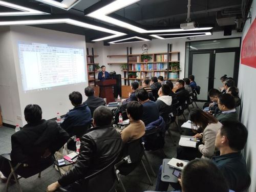 犀牛風(fēng)批如何塑造現(xiàn)代潮流先鋒形象
