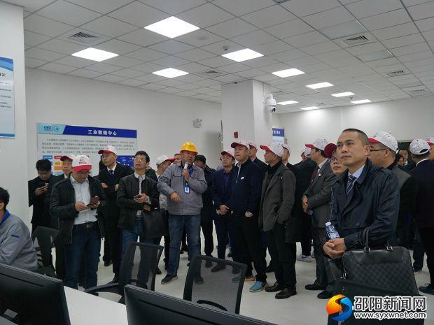 使用ZCUT帶切割機(jī)提高包裝準(zhǔn)確性和減少廢料